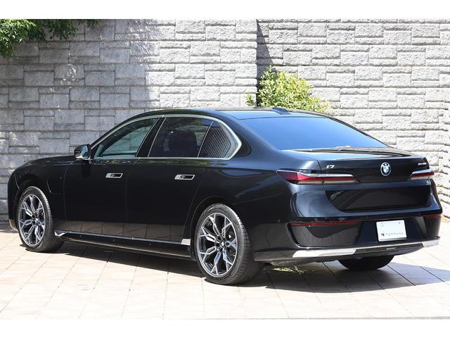 ｉ７ ｘＤｒｉｖｅ　６０　エクセレンス　Ｉｎｄｉｖｉｄｕａｌエクステンドレザーメリノインテリア　リアコンフォートＰＫＧ　パノラマガラスルーフ　Ｂｏｗｅｒｓ＆Ｗｉｌｋｉｎｓ　新車保証付き（22枚目）