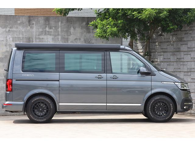 カリフォルニア 　Ｔ６．１　オーシャン　４モーション　２０４ＰＳ　サイドオーニング　ＦＦヒーター　ＮＡＶＩＳ１７インチＡＷ　ウッド調フローリング　新車並行（17枚目）