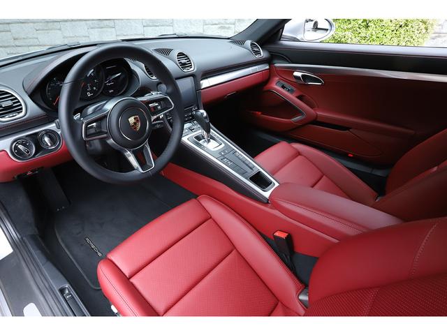 ７１８ケイマン ７１８ケイマン　ＰＤＫ　ＧＴシルバー　ボルドーレッド＆ブラックツートンレザーインテリア　エントリー＆ドライブ　２０２４年モデル　左ハンドル　ワンオーナー　新車保証付き（9枚目）