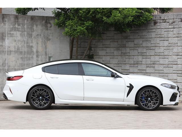 Ｍ８ Ｍ８グランクーペ　コンペティション　黒革　フルレザーメリノ　純正２０インチＡＷ　カーボンファイバールーフ　Ｂｏｗｅｒｓ＆Ｗｉｌｋｉｎｓダイヤモンドサラウンド（7枚目）