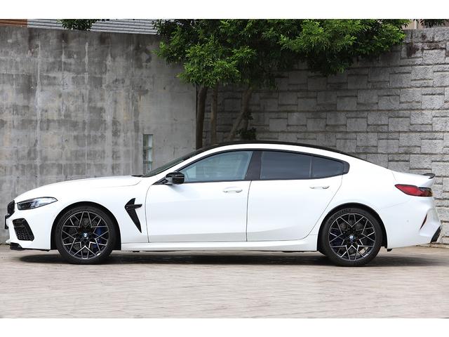 Ｍ８ Ｍ８グランクーペ　コンペティション　黒革　フルレザーメリノ　純正２０インチＡＷ　カーボンファイバールーフ　Ｂｏｗｅｒｓ＆Ｗｉｌｋｉｎｓダイヤモンドサラウンド（23枚目）