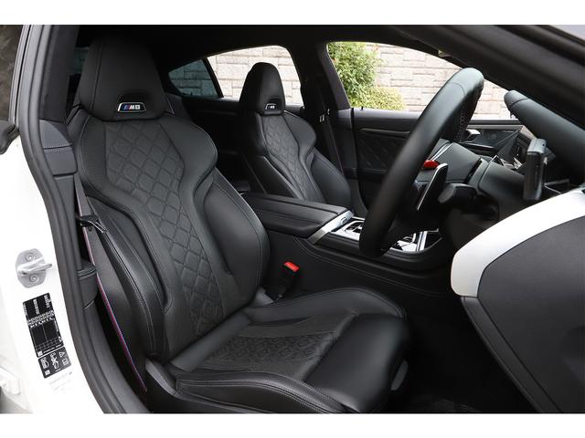 Ｍ８ Ｍ８グランクーペ　コンペティション　黒革　フルレザーメリノ　純正２０インチＡＷ　カーボンファイバールーフ　Ｂｏｗｅｒｓ＆Ｗｉｌｋｉｎｓダイヤモンドサラウンド（36枚目）