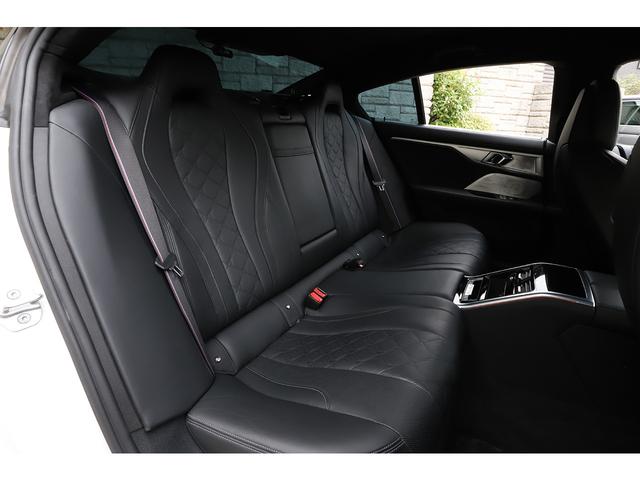 Ｍ８ Ｍ８グランクーペ　コンペティション　黒革　フルレザーメリノ　純正２０インチＡＷ　カーボンファイバールーフ　Ｂｏｗｅｒｓ＆Ｗｉｌｋｉｎｓダイヤモンドサラウンド（38枚目）