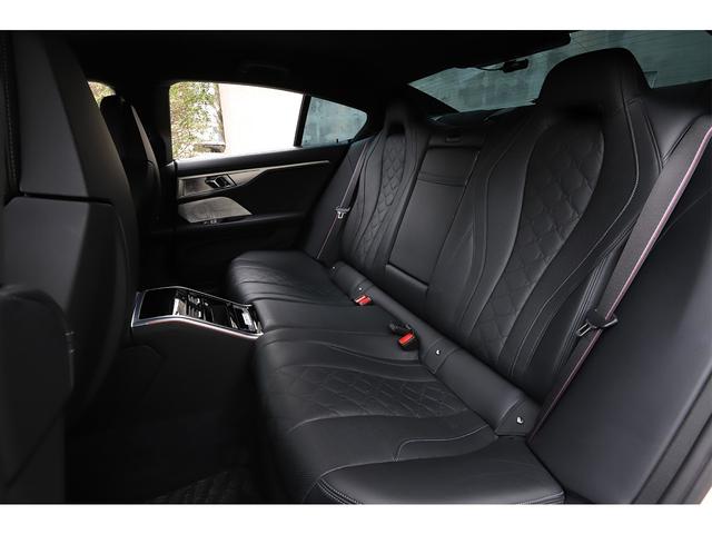 Ｍ８ Ｍ８グランクーペ　コンペティション　黒革　フルレザーメリノ　純正２０インチＡＷ　カーボンファイバールーフ　Ｂｏｗｅｒｓ＆Ｗｉｌｋｉｎｓダイヤモンドサラウンド（39枚目）