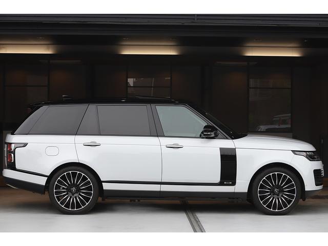 レンジローバー オートバイオグラフィーロングホイールベース525PS ドライバーアシストパック パノラマサンルーフ OP22インチ リアエンターテインメント ブラックパック仕様 コントラストブラックルーフ(5枚目)
