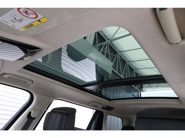 レンジローバー オートバイオグラフィーロングホイールベース525PS ドライバーアシストパック パノラマサンルーフ OP22インチ リアエンターテインメント ブラックパック仕様 コントラストブラックルーフ(11枚目)