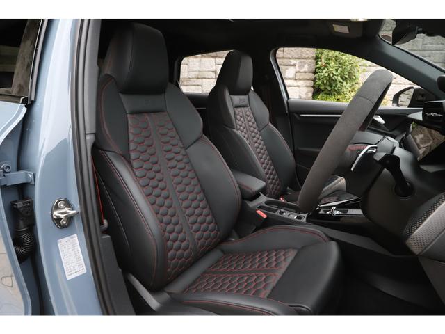 RS3スポーツバック ベースグレード ケモラグレー RSデザインPKG サンルーフ RSスポーツエキゾースト マトリクスLED Bang&Olufsen ワンオーナー(10枚目)