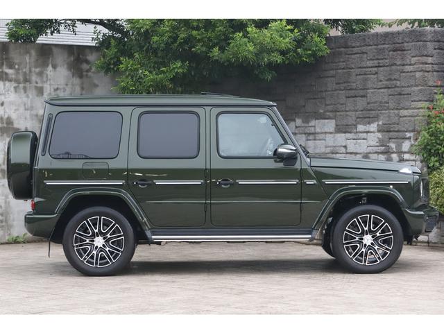 Gクラス G450d AMGラインパッケージ 有償色オリーブ チタニウムグレー革 マヌファクトゥーアプログラムプラス マヌファクトゥーアロゴPKG ワンオーナー 新車保証付き(5枚目)