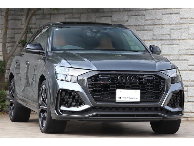 ＲＳ Ｑ８ ベースグレード　レザーシートＰＫＧ　カーボングロスブラックスタイリングＰＫＧ　パノラマサンルーフ　茶革　ＲＳスポーツエキゾースト　ＯＰ２３インチＡＷ　新車保証付き（14枚目）