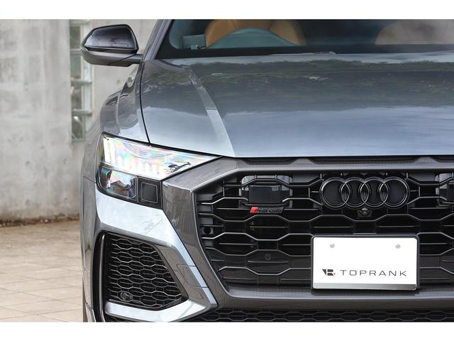 ＲＳ Ｑ８ ベースグレード　レザーシートＰＫＧ　カーボングロスブラックスタイリングＰＫＧ　パノラマサンルーフ　茶革　ＲＳスポーツエキゾースト　ＯＰ２３インチＡＷ　新車保証付き（28枚目）