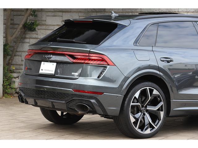 ＲＳ Ｑ８ ベースグレード　レザーシートＰＫＧ　カーボングロスブラックスタイリングＰＫＧ　パノラマサンルーフ　茶革　ＲＳスポーツエキゾースト　ＯＰ２３インチＡＷ　新車保証付き（31枚目）