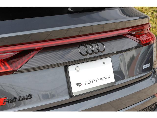 ＲＳ Ｑ８ ベースグレード　レザーシートＰＫＧ　カーボングロスブラックスタイリングＰＫＧ　パノラマサンルーフ　茶革　ＲＳスポーツエキゾースト　ＯＰ２３インチＡＷ　新車保証付き（34枚目）