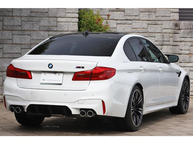 Ｍ５ Ｍ５　コンフォートＰＫＧ　カーボンルーフ　ブラックレザー　シートヒーター＆ベンチレーター　純正２０インチＡＷ　ハーマンカードン（18枚目）