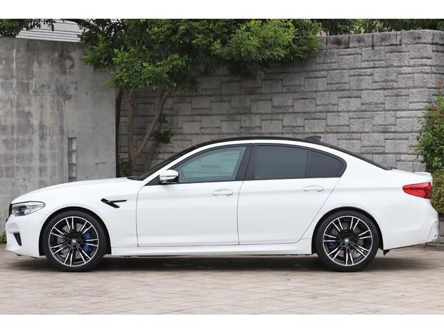 Ｍ５ Ｍ５　コンフォートＰＫＧ　カーボンルーフ　ブラックレザー　シートヒーター＆ベンチレーター　純正２０インチＡＷ　ハーマンカードン（22枚目）