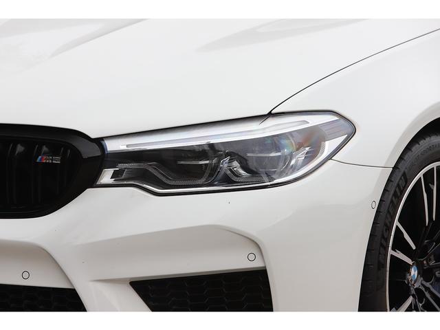 Ｍ５ Ｍ５　コンフォートＰＫＧ　カーボンルーフ　ブラックレザー　シートヒーター＆ベンチレーター　純正２０インチＡＷ　ハーマンカードン（27枚目）