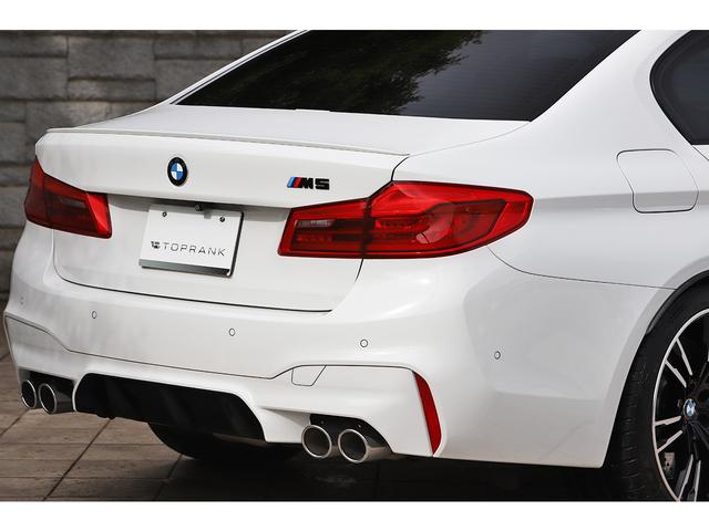 Ｍ５ Ｍ５　コンフォートＰＫＧ　カーボンルーフ　ブラックレザー　シートヒーター＆ベンチレーター　純正２０インチＡＷ　ハーマンカードン（30枚目）