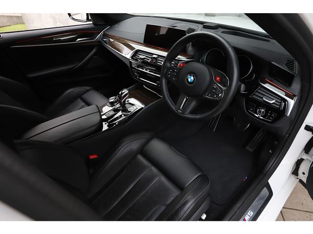 Ｍ５ Ｍ５　コンフォートＰＫＧ　カーボンルーフ　ブラックレザー　シートヒーター＆ベンチレーター　純正２０インチＡＷ　ハーマンカードン（40枚目）