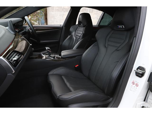 Ｍ５ Ｍ５　コンフォートＰＫＧ　カーボンルーフ　ブラックレザー　シートヒーター＆ベンチレーター　純正２０インチＡＷ　ハーマンカードン（43枚目）