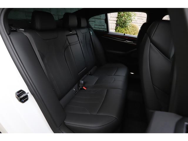 Ｍ５ Ｍ５　コンフォートＰＫＧ　カーボンルーフ　ブラックレザー　シートヒーター＆ベンチレーター　純正２０インチＡＷ　ハーマンカードン（45枚目）