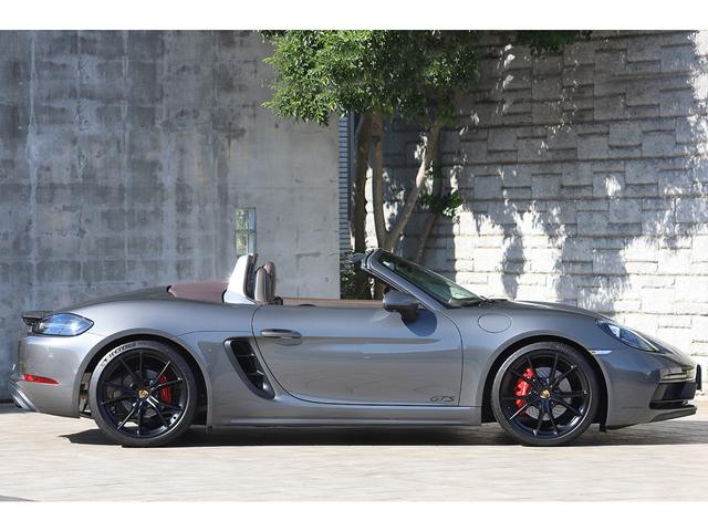 718ボクスター 718ボクスターGTS PDK スポーツクロノPKG 有償色アゲートグレー エスプレッソレザーインテリア ブラウン幌 純正20インチAW スポーツエグゾースト(5枚目)