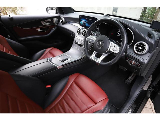 レザーエクスクルーシブパッケージ、Ｂｕｒｍｅｓｔｅｒサウンド、エアバランス、ＨＵＤなど魅力的なオプションを多数装備。