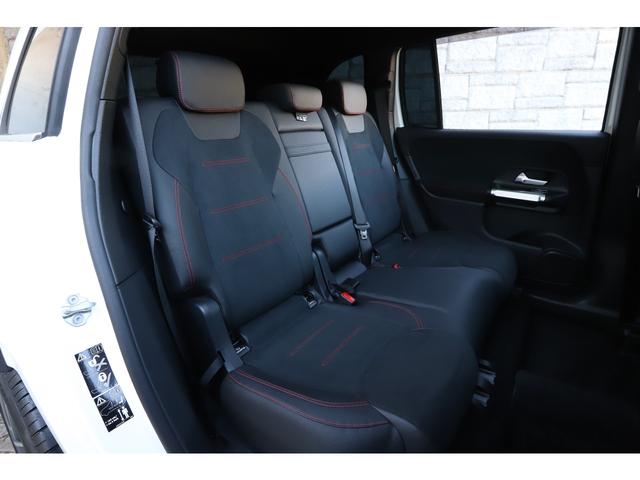 ＧＬＢ ＧＬＢ２００ｄ　４マチック　ＡＭＧライン　サテンパールホワイトラッピング　パノラマサンルーフ　ＡＭＧ１９インチＡＷ　パナメリカーナグリル　アドバンスドＰＫＧ　ナビゲーションＰＫＧ（11枚目）