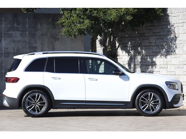 ＧＬＢ ＧＬＢ２００ｄ　４マチック　ＡＭＧライン　サテンパールホワイトラッピング　パノラマサンルーフ　ＡＭＧ１９インチＡＷ　パナメリカーナグリル　アドバンスドＰＫＧ　ナビゲーションＰＫＧ（16枚目）