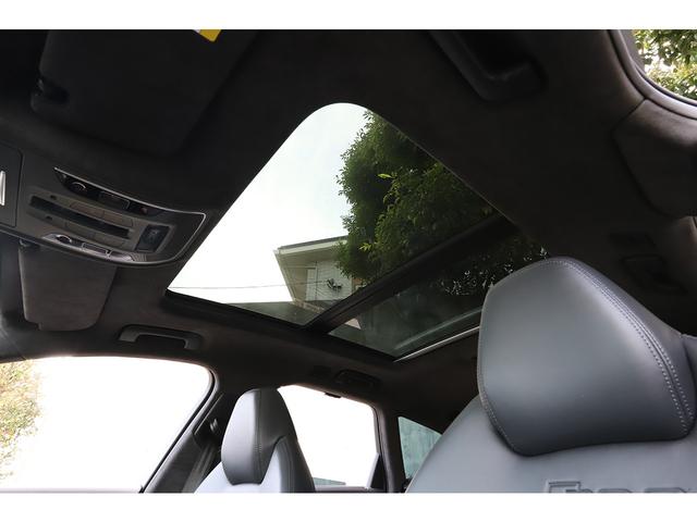 ＲＳ６アバント パフォーマンス ベースグレード　パノラマサンルーフ　純正２１インチＡＷ　ＲＳスポーツエグゾーストシステム　マトリクスＬＥＤ　ＢＯＳＥサラウンド　２０１８年モデル（12枚目）