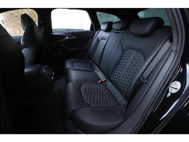 ＲＳ６アバント パフォーマンス ベースグレード　パノラマサンルーフ　純正２１インチＡＷ　ＲＳスポーツエグゾーストシステム　マトリクスＬＥＤ　ＢＯＳＥサラウンド　２０１８年モデル（40枚目）