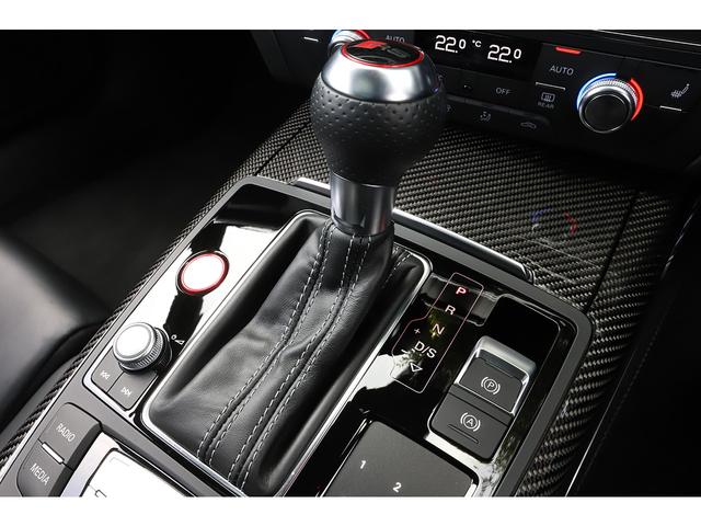 ＲＳ６アバント パフォーマンス ベースグレード　パノラマサンルーフ　純正２１インチＡＷ　ＲＳスポーツエグゾーストシステム　マトリクスＬＥＤ　ＢＯＳＥサラウンド　２０１８年モデル（49枚目）