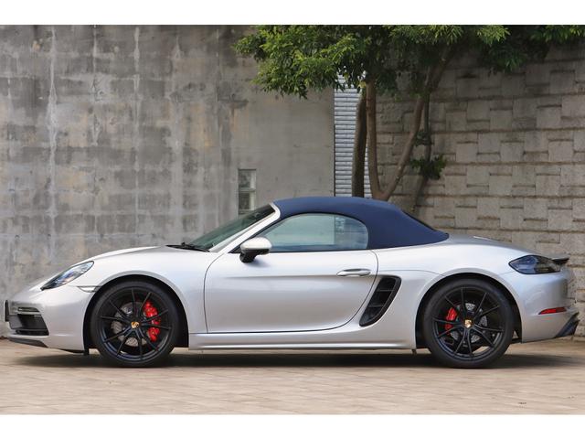 ７１８ボクスター ７１８ボクスターＧＴＳ　６速ＭＴ　ＧＴＳインテリアＰＫＧ　スポーツクロノＰＫＧ　スポーツエグゾースト　ＰＤＬＳ＋付きＬＥＤヘッドライト　ブルー幌　２０２０年モデル（23枚目）
