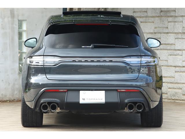 マカン マカンＧＴＳ　スポーツクロノＰＫＧ　パノラマサンルーフ　純正２１インチＡＷ　ＰＤＬＳ　スポーツエグゾースト　ＰＳＣＢ　レーンキープ　ティンテッドＬＥＤテールライト（8枚目）