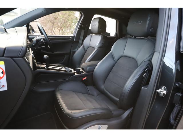 マカン マカンＧＴＳ　スポーツクロノＰＫＧ　パノラマサンルーフ　純正２１インチＡＷ　ＰＤＬＳ　スポーツエグゾースト　ＰＳＣＢ　レーンキープ　ティンテッドＬＥＤテールライト（40枚目）