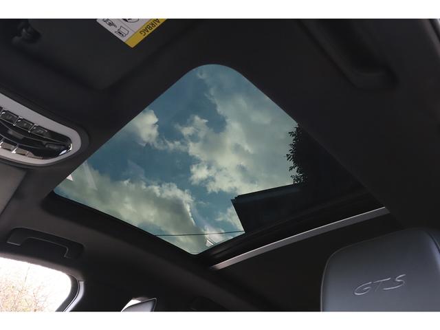 マカン マカンＧＴＳ　スポーツクロノＰＫＧ　パノラマサンルーフ　純正２１インチＡＷ　ＰＤＬＳ　スポーツエグゾースト　ＰＳＣＢ　レーンキープ　ティンテッドＬＥＤテールライト（41枚目）