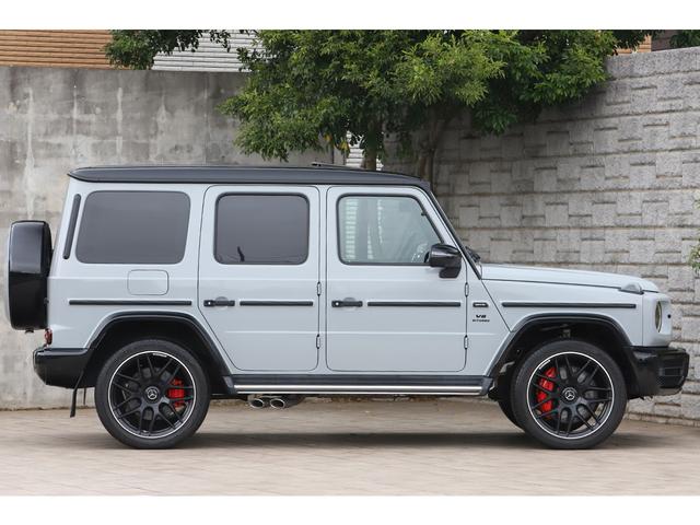 大型整備工場完備。弊社では、整備・板金・コーティングまで、全て社内一貫体制にて対応させていただいております。