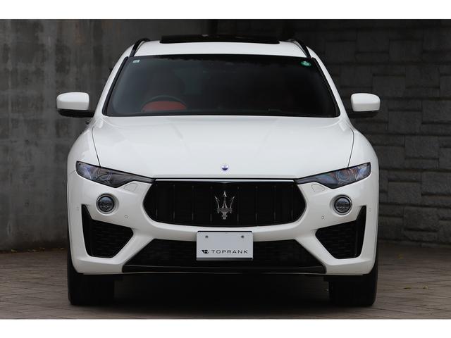 レヴァンテ グランスポーツ　レッドレザー　パノラマサンルーフ　ＯＰ２０インチＡＷ　フルプレミアムレザー　フルアダプティブＬＥＤヘッドライト　アクティブエアサス（13枚目）