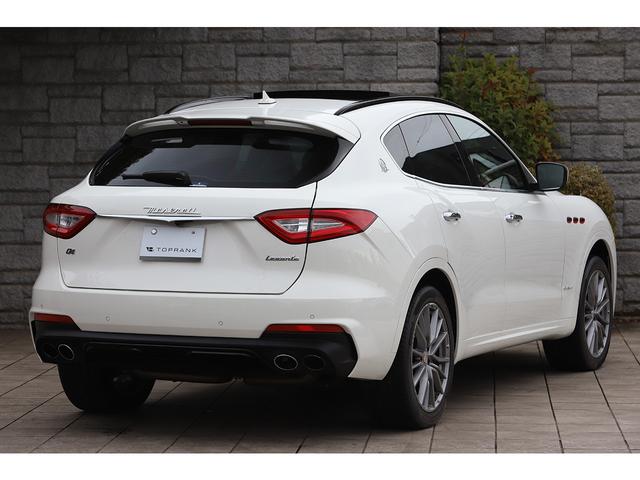 レヴァンテ グランスポーツ　レッドレザー　パノラマサンルーフ　ＯＰ２０インチＡＷ　フルプレミアムレザー　フルアダプティブＬＥＤヘッドライト　アクティブエアサス（18枚目）