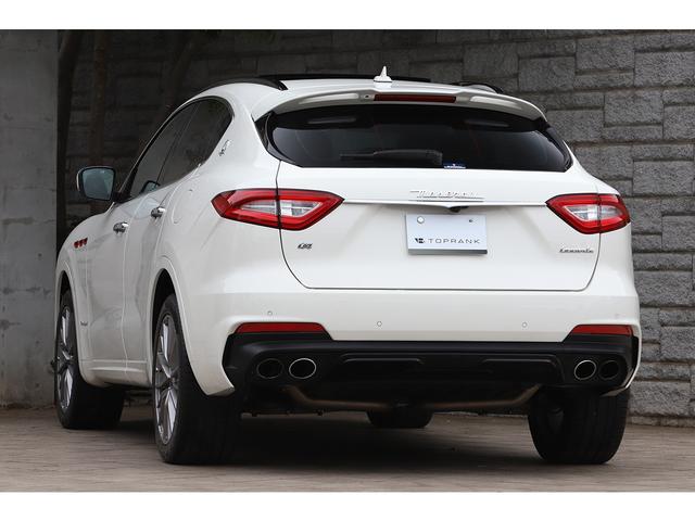 レヴァンテ グランスポーツ　レッドレザー　パノラマサンルーフ　ＯＰ２０インチＡＷ　フルプレミアムレザー　フルアダプティブＬＥＤヘッドライト　アクティブエアサス（20枚目）