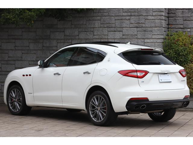 レヴァンテ グランスポーツ　レッドレザー　パノラマサンルーフ　ＯＰ２０インチＡＷ　フルプレミアムレザー　フルアダプティブＬＥＤヘッドライト　アクティブエアサス（21枚目）