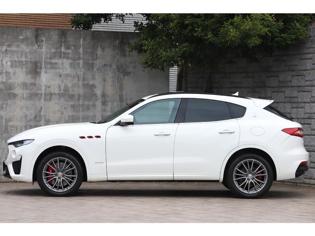 レヴァンテ グランスポーツ　レッドレザー　パノラマサンルーフ　ＯＰ２０インチＡＷ　フルプレミアムレザー　フルアダプティブＬＥＤヘッドライト　アクティブエアサス（22枚目）