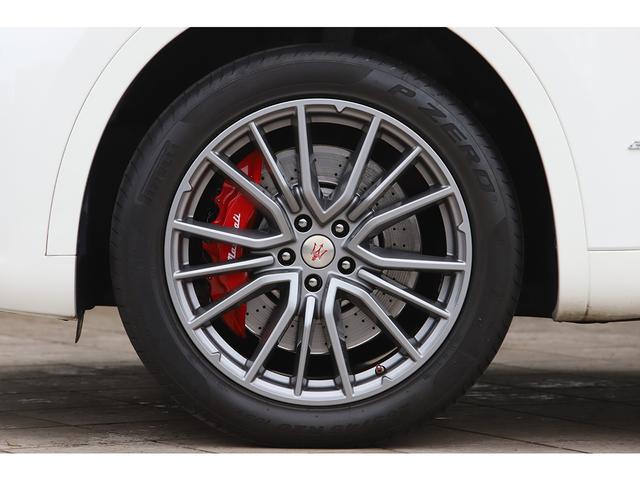 レヴァンテ グランスポーツ　レッドレザー　パノラマサンルーフ　ＯＰ２０インチＡＷ　フルプレミアムレザー　フルアダプティブＬＥＤヘッドライト　アクティブエアサス（32枚目）