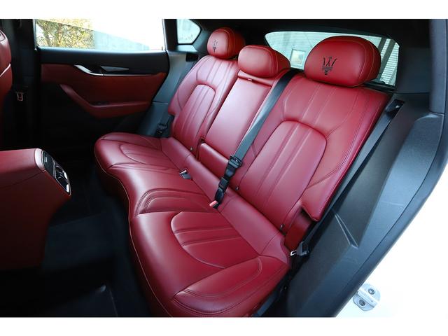 レヴァンテ グランスポーツ　レッドレザー　パノラマサンルーフ　ＯＰ２０インチＡＷ　フルプレミアムレザー　フルアダプティブＬＥＤヘッドライト　アクティブエアサス（40枚目）