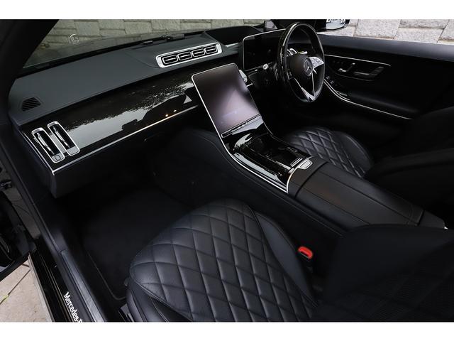 愛車をいつまでも綺麗に維持したいというお客様にもご満足いただけるよう、様々なボディコーティングメニューを揃えております。ボディラッピングやプロテクションフィルムの施工も受け付けております。