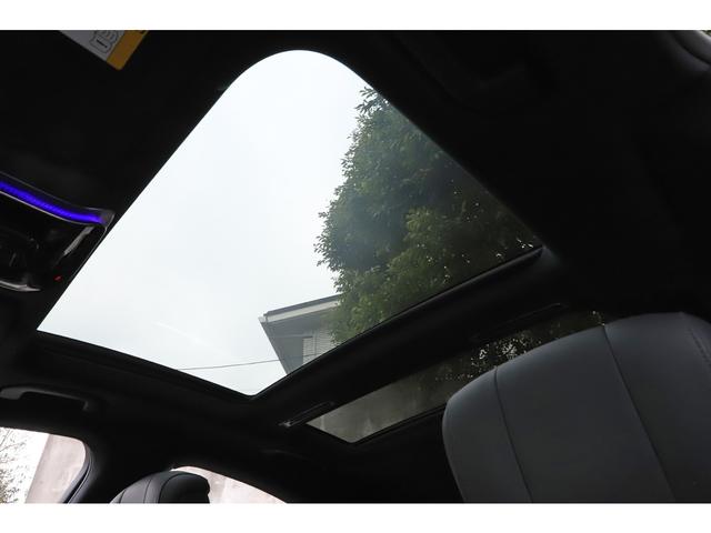 自動車保険のお取り扱いもございます。お客様に合ったプランを作成できるようお手伝いさせていただきます。詳細は担当スタッフまでお申し付けください。