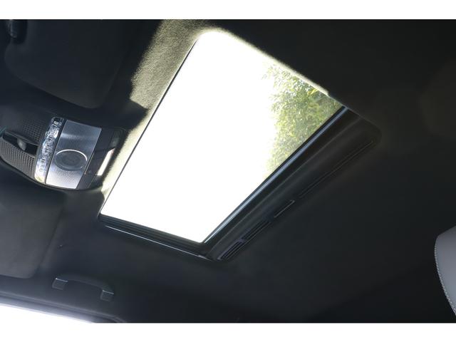 Ｇクラス Ｇ４００ｄ　ＡＭＧライン　マヌファクトゥーアプログラム　マヌファクトゥーアインテリアプラスＰＫＧ　ツートンステアリング　アダプティブダンピングシステム　法人ワンオーナー（12枚目）