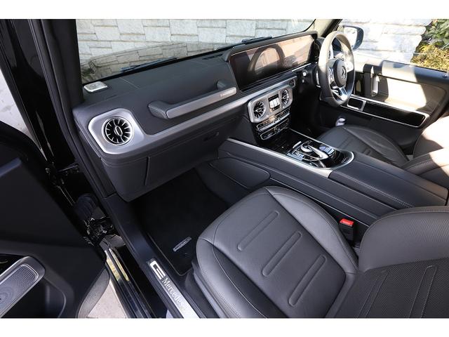 Ｇクラス Ｇ４００ｄ　ＡＭＧライン　マヌファクトゥーアプログラム　マヌファクトゥーアインテリアプラスＰＫＧ　ツートンステアリング　アダプティブダンピングシステム　法人ワンオーナー（32枚目）