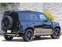 １１０Ｖ８　Ｐ５２５　ブラックエクステリアパック　パノラマサンルーフ　ＯＰ２２インチＡＷ　電動サイドステップ　ＭＥＲＩＤＩＡＮサラウンド　新車保証付き（17枚目）