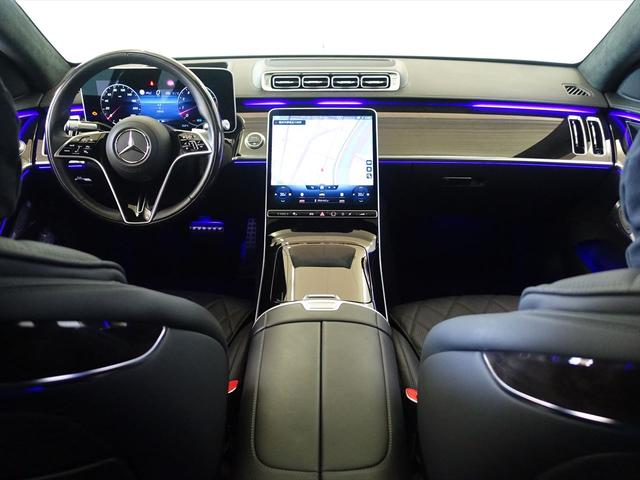 Ｓクラス Ｓ５００　４ＭＡＴＩＣ　ロング　ファーストエディション　ＡＭＧライン　Ｂｌｕｅｔｏｏｔｈ接続　ＥＴＣ　ＬＥＤヘッドライト　ＴＶ　アイドリングストップ　オットマン　クルーズコントロール　コネクテッド機能　サイドカメラ　サンルーフ・ガラスルーフ　シートエアコン（12枚目）