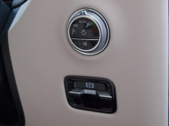 ＧＬＣ ＧＬＣ２２０　ｄ　４ＭＡＴＩＣ　レザーエクスクルーシブパッケージ　Ｂｌｕｅｔｏｏｔｈ接続　ＥＴＣ　ＬＥＤヘッドライト　ＴＶ　アイドリングストップ　クルーズコントロール　コネクテッド機能　サイドカメラ　サンルーフ・ガラスルーフ（18枚目）