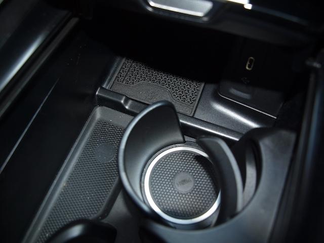 ＧＬＣ ＧＬＣ２２０　ｄ　４ＭＡＴＩＣ　レザーエクスクルーシブパッケージ　Ｂｌｕｅｔｏｏｔｈ接続　ＥＴＣ　ＬＥＤヘッドライト　ＴＶ　アイドリングストップ　クルーズコントロール　コネクテッド機能　サイドカメラ　サンルーフ・ガラスルーフ（27枚目）